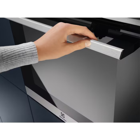FURRË MONTUESE ELECTROLUX EOF5C50BX 65L